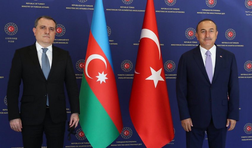 Azerbaijani, Turkish FMs hold phone conversation Azerbaijani, Turkish FMs hold phone conversation
