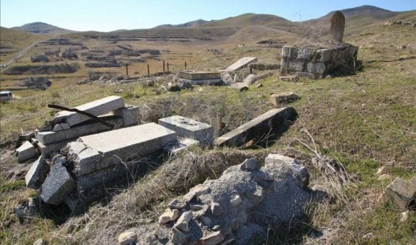 Yerevan undertakes to inform Baku about places of Azerbaijanis' mass graves Yerevan undertakes to inform Baku about places of Azerbaijanis' mass graves