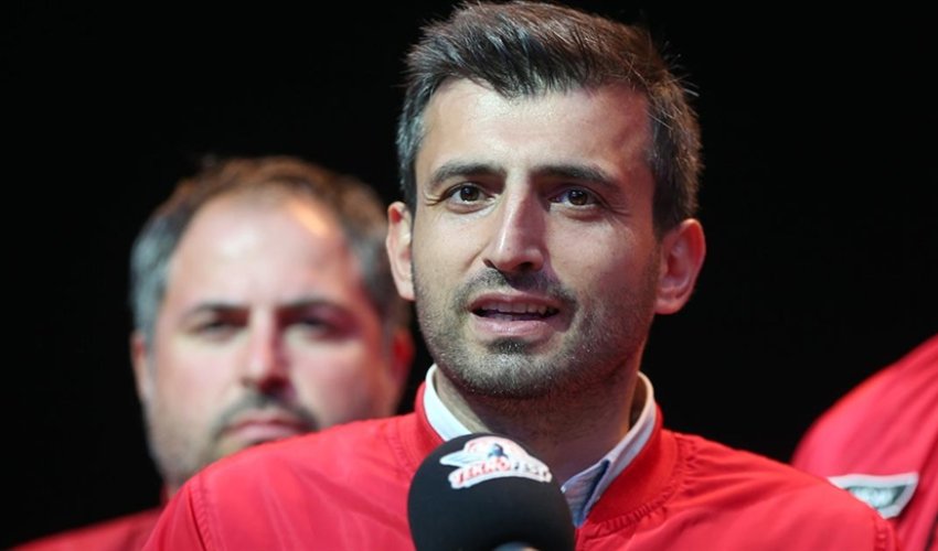 Selcuk Bayraktar: Selcuk Bayraktar: