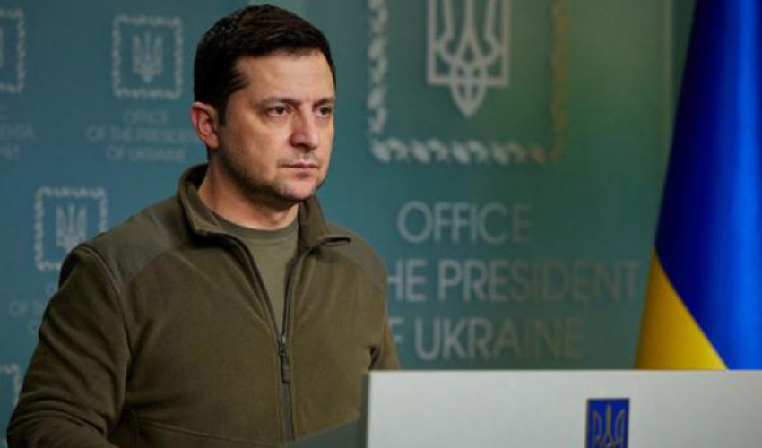 “Gəl danışaq, amma Makron kimi 30 metrdən yox” - Zelenskidən Putinə çağırış