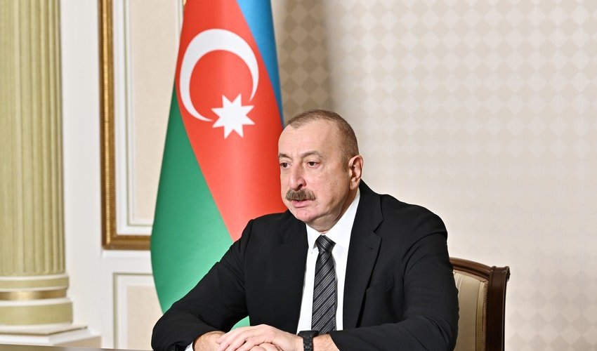 Prezident bir qrup qadını təltif etdi - SİYAHI