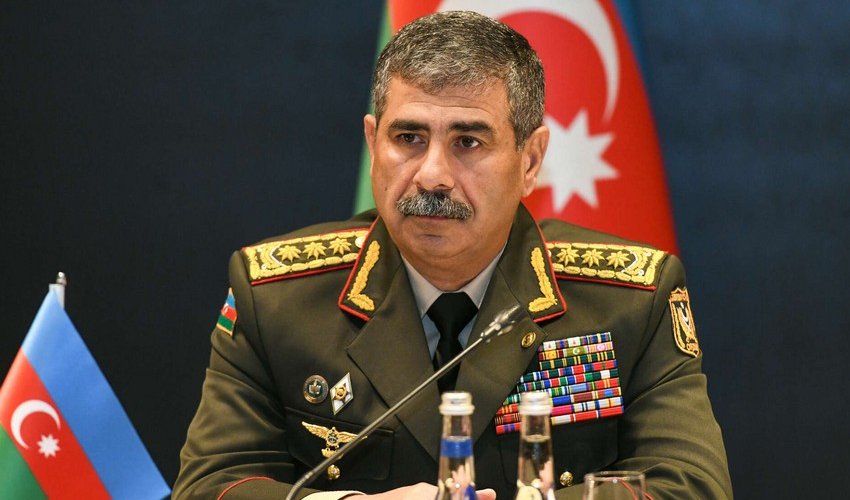 Zakir Həsənov qadınları təbrik edib