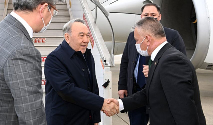 Nazarbayev Antalyaya getdi