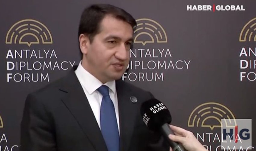 Azərbaycan və Türkiyə Ukraynada böhranın başa çatması üçün səy göstərir Azərbaycan və Türkiyə Ukraynada böhranın başa çatması üçün səy göstərir