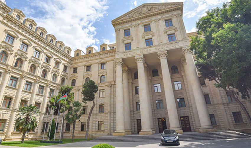 Rəsmi Bakıdan Ararat Mirzoyana - CAVAB