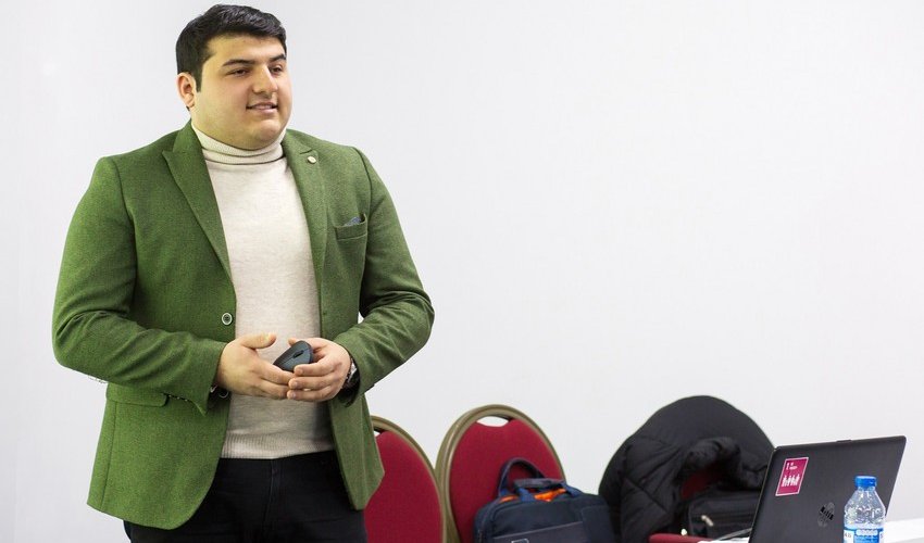 Muxtar Babayev özünə yeni müşavir təyin edib