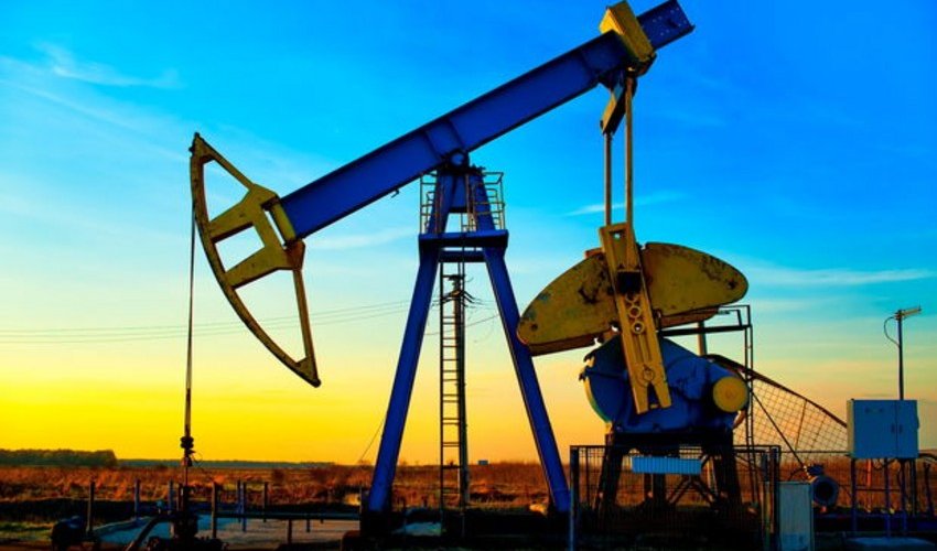 Azeri Light oil price slightly down