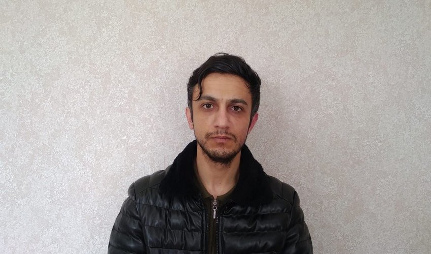 Bakı sakinində narkotik və saxta əsginaslar aşkarlanıb Bakı sakinində narkotik və saxta əsginaslar aşkarlanıb