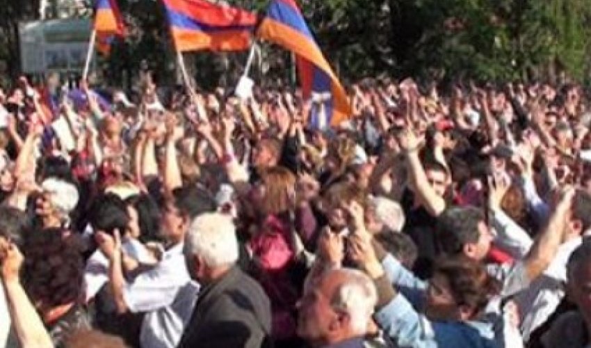 Brüsel görüşündən öncə Ermənistanda aksiya keçirilir - VİDEO