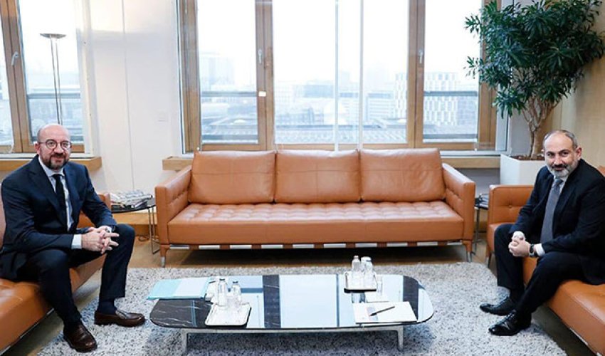 Şarl Mişellə Paşinyanın görüşü başladı