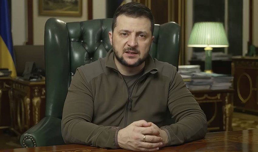 Zelenski əsgərlərin tərxis olunmasını təxirə saldı