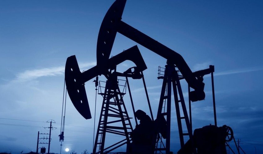 Daily crude oil production in Azerbaijan makes up 579,400 barrels