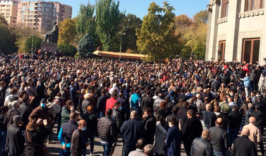 Ermənistan ölkədə kütləvi iğtişaşlar təhlükəsi elan edib