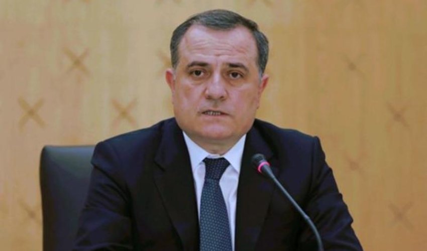 Azərbaycan və İran XİN başçıları regiondakı vəziyyəti müzakirə ediblər Azərbaycan və İran XİN başçıları regiondakı vəziyyəti müzakirə ediblər