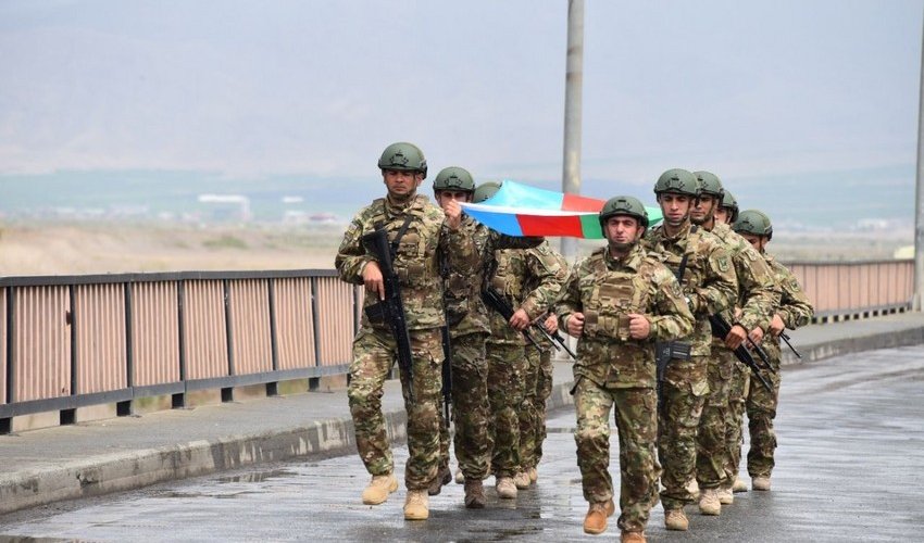 Azərbaycan hərbçiləri Türkiyədə təlimlərdə iştirak edirlər Azərbaycan hərbçiləri Türkiyədə təlimlərdə iştirak edirlər