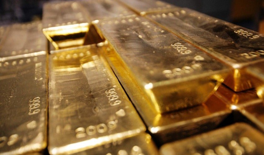 Gold prices rise slightly