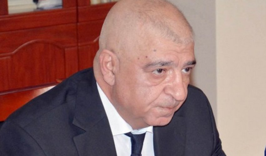 Yeni rektor kollektivə təqdim olundu