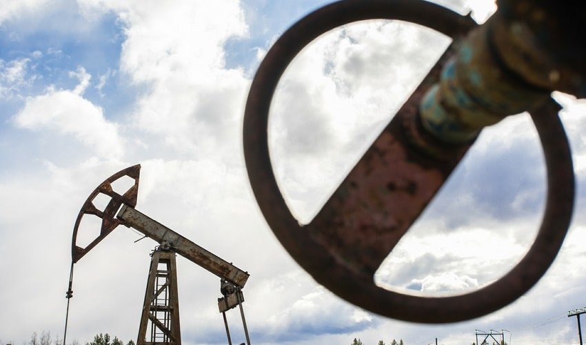 Oil prices fall amid fears around global economy