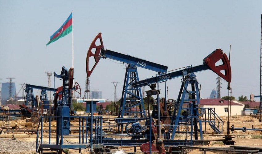 Azerbaijani oil price falls to $112