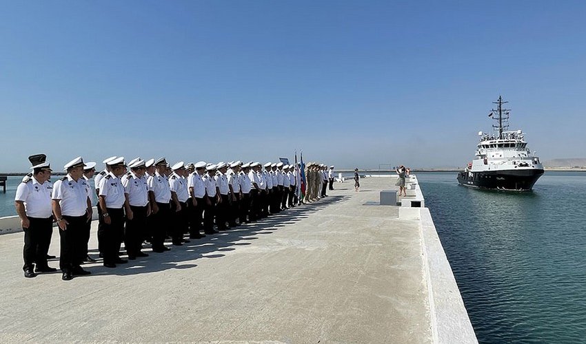 Russian warships arrive in Baku