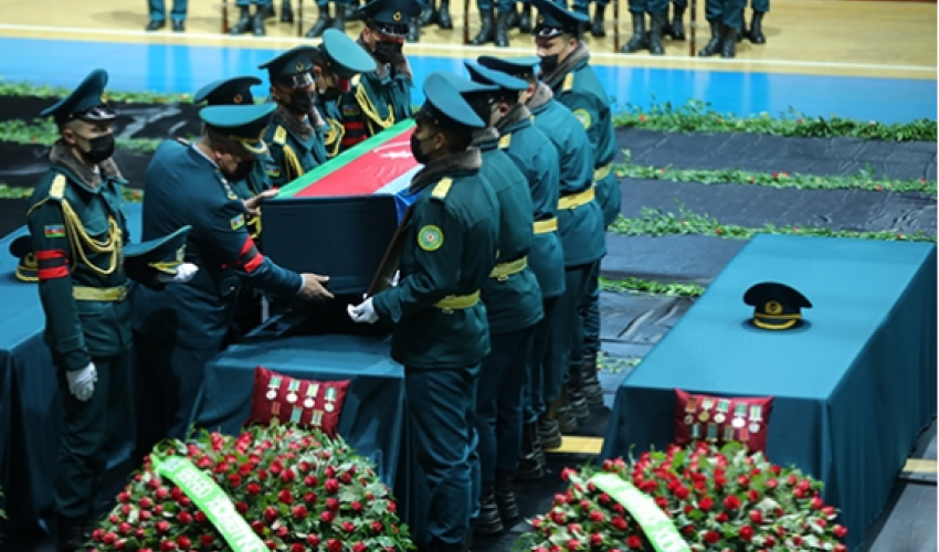 Təltif olunanlar arasında helikopter qəzasının şəhidləri də var