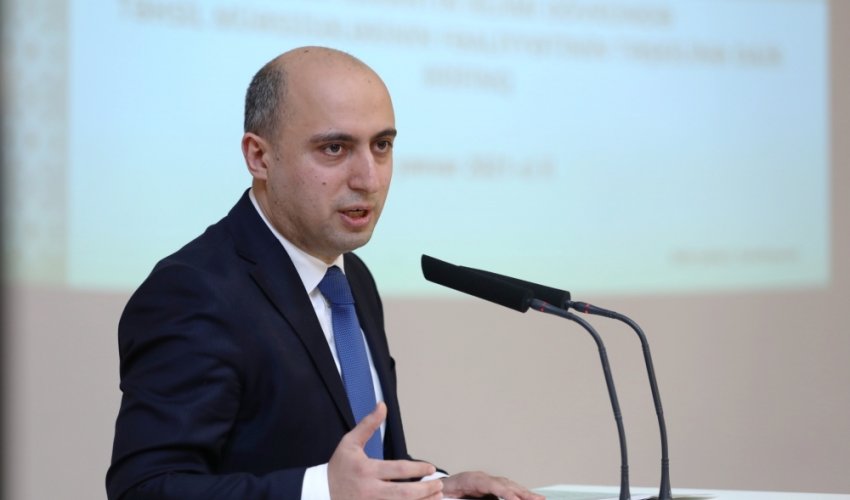 Belə müəllimin şagird qarşısına çıxması günahdır - Nazir danışır Belə müəllimin şagird qarşısına çıxması günahdır - Nazir danışır