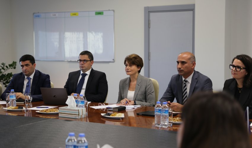 Minister of Digital Development and Transport, Mr. Rashad Nabiyev, conducted a meeting with Azercell