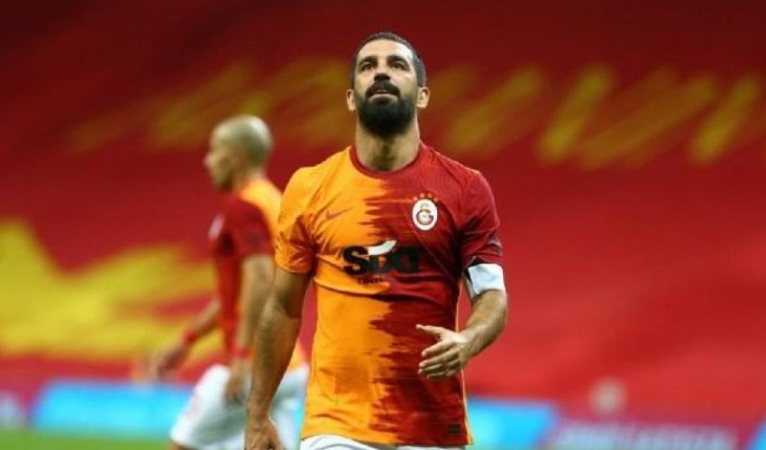 Arda Turan karyerasını başa vurub