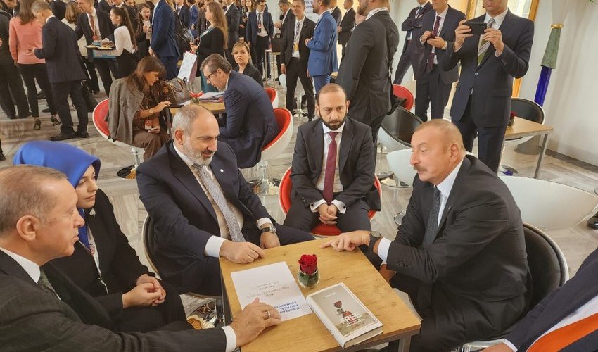 Aliyev, Erdogan and Pashinyan hold joint discussion in Prague