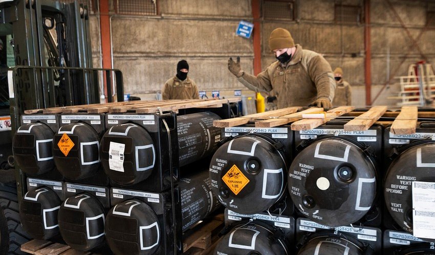 US running low on some weapons & ammunition to transfer to Ukraine US running low on some weapons & ammunition to transfer to Ukraine