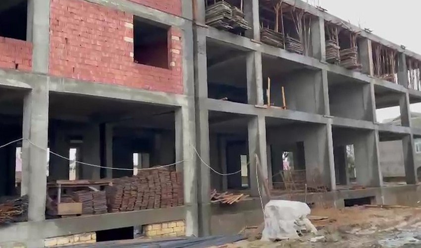 Bir sıra binaların tikintisi dayandırılıb Bir sıra binaların tikintisi dayandırılıb