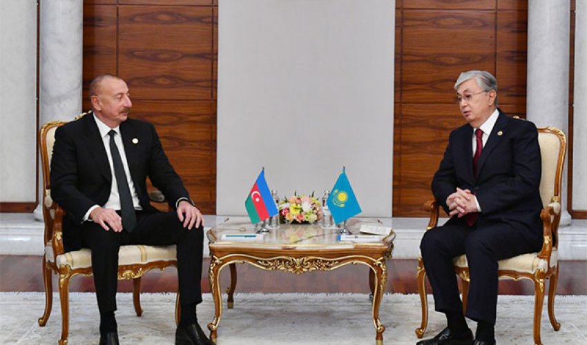 İlham Əliyev Tokayevi təbrik edib