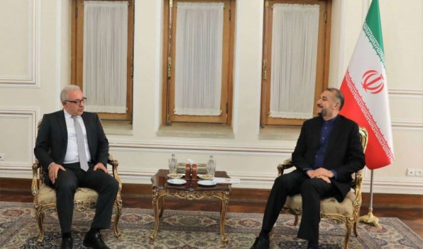 Ermənistan rəsmisi İrana gəldi, bir sıra görüşlər keçirdi Ermənistan rəsmisi İrana gəldi, bir sıra görüşlər keçirdi