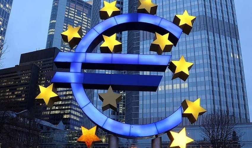 ECB raises base rate to 2.5%