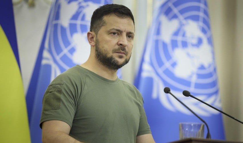 Volodymyr Zelenskyy pays unannounced visit to Bakhmut Volodymyr Zelenskyy pays unannounced visit to Bakhmut