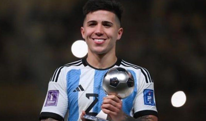 PSG interested in Argentine midfielder Enzo Fernandez