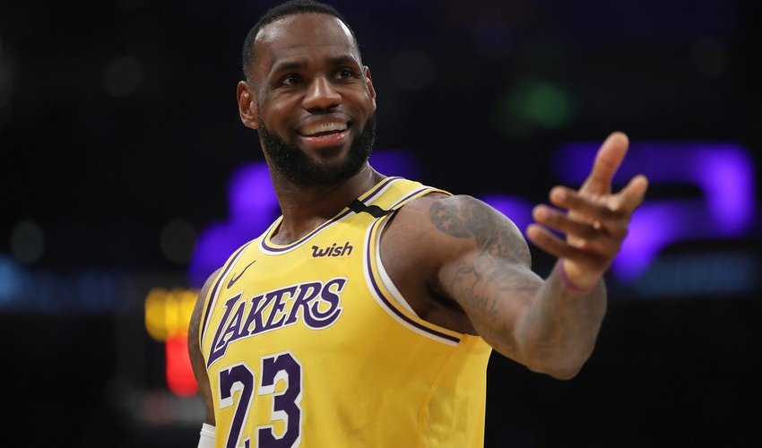 Lebron Ceyms Maykl Cordanın nailiyyətini təkrarlayıb