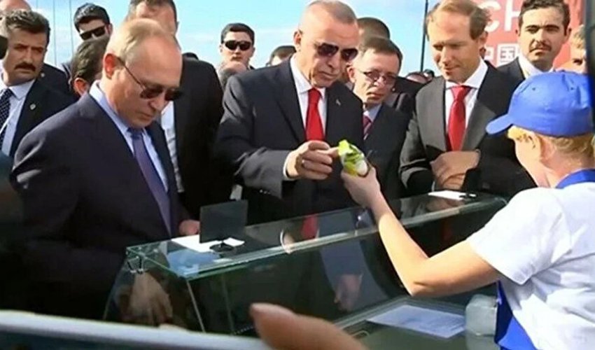 Putinin yanından ayrılmayan sarışın qadın kimdir? - FOTOLAR
