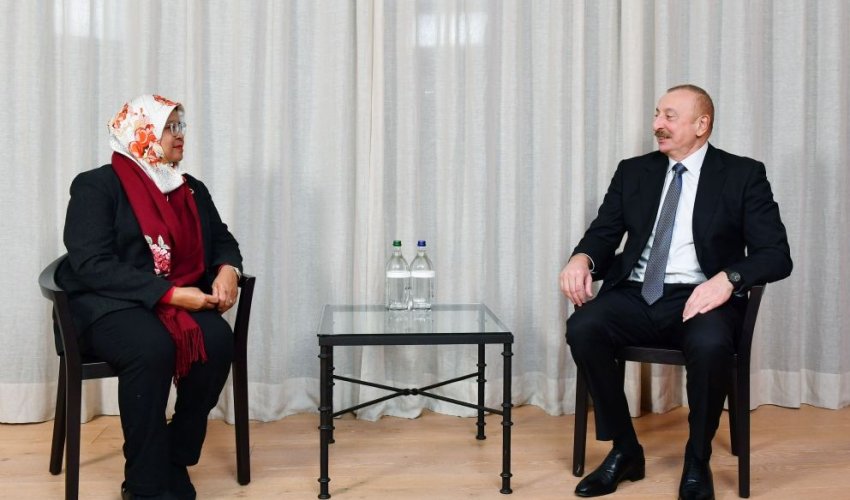 Prezident Maimuna Mohd Şəriflə görüşüb Prezident Maimuna Mohd Şəriflə görüşüb
