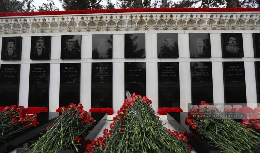 Ötən gün Şəhidlər xiyabanında qarışıqlıq yaratmağa cəhd göstərən şəxs həbs olunub Ötən gün Şəhidlər xiyabanında qarışıqlıq yaratmağa cəhd göstərən şəxs həbs olunub