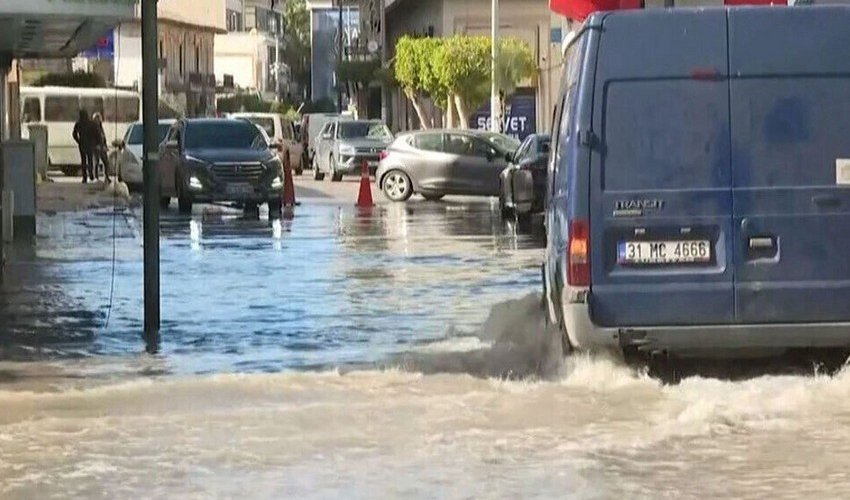 Türkiyədə dənizin səviyyəsi qalxıb, küçələri su basıb