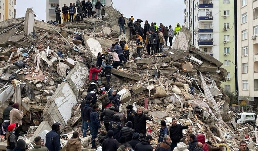 Boy rescued 55 hours after building collapse in Turkiye’s Kahramanmaras Boy rescued 55 hours after building collapse in Turkiye’s Kahramanmaras