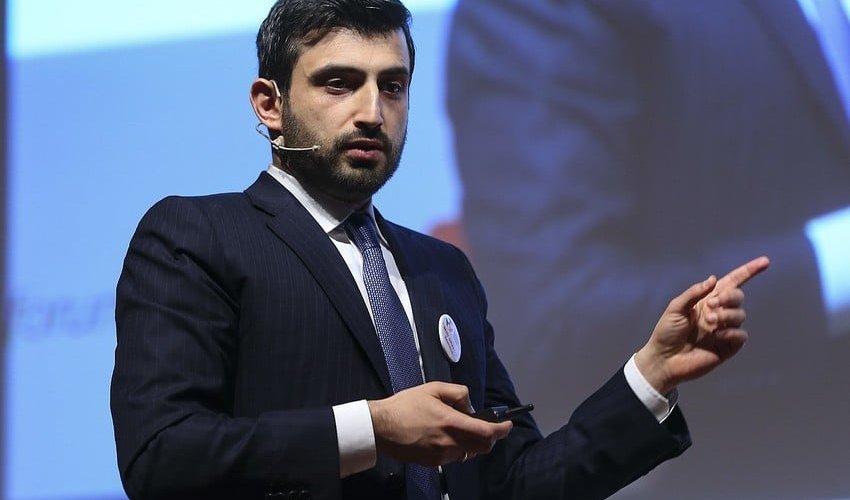 Seljuk Bayraktar helps Azerbaijani rescuers in Kahramanmaras Seljuk Bayraktar helps Azerbaijani rescuers in Kahramanmaras