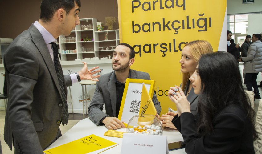 Yelo Bank “Əngəlsiz karyera” sərgisində iştirak edib