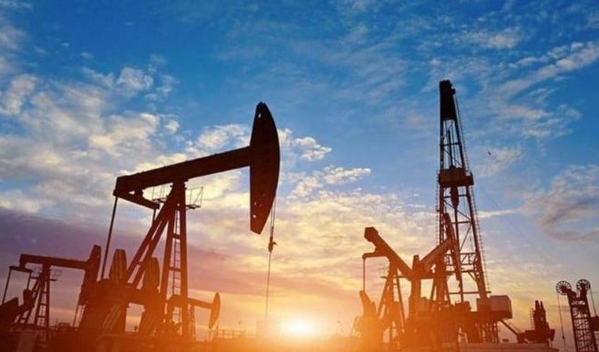 Azerbaijani oil price falls by about $1