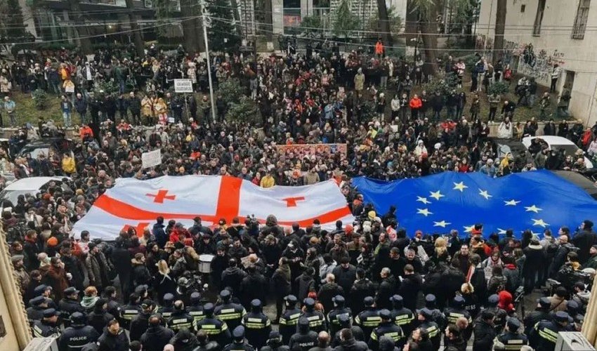 EU flag burnt in front of Georgian Parliament EU flag burnt in front of Georgian Parliament