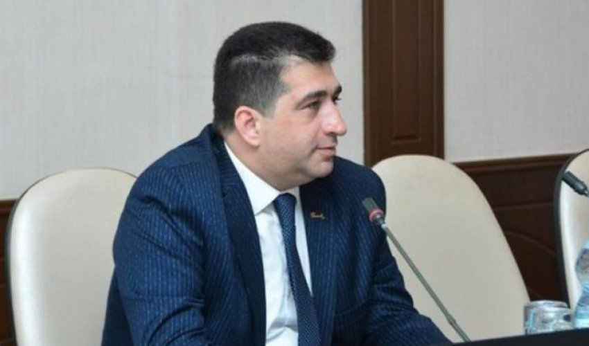Zaur Mirzəzadə məhkəmə zalından azadlığa buraxıldı