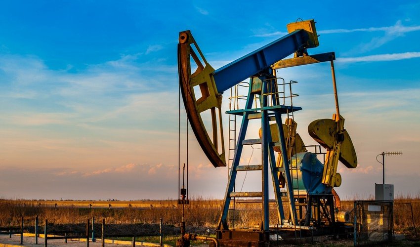 Global oil prices rise slightly