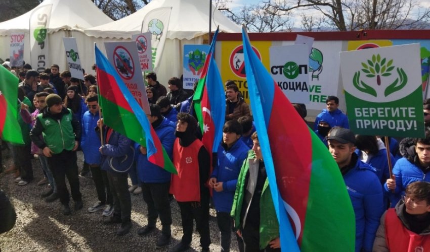 Aksiya iştirakçıları 97 gündür dünya ictimaiyyətinə çağırışlar edir Aksiya iştirakçıları 97 gündür dünya ictimaiyyətinə çağırışlar edir