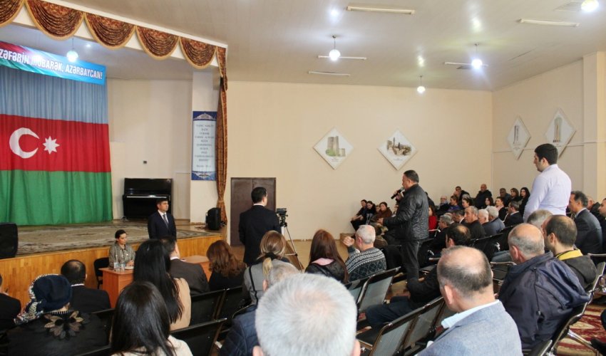 İcra başçısı və millət vəkili ərazidə Yeni Yasamal sakinləri ilə görüşdülər İcra başçısı və millət vəkili ərazidə Yeni Yasamal sakinləri ilə görüşdülər